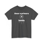 Unisex Pet Lover Tee - "Amor a primera lamida" - Perfect for Dog Lovers, Animal Enthusiasts, Gifts, Casual Wear, Cute Fashion